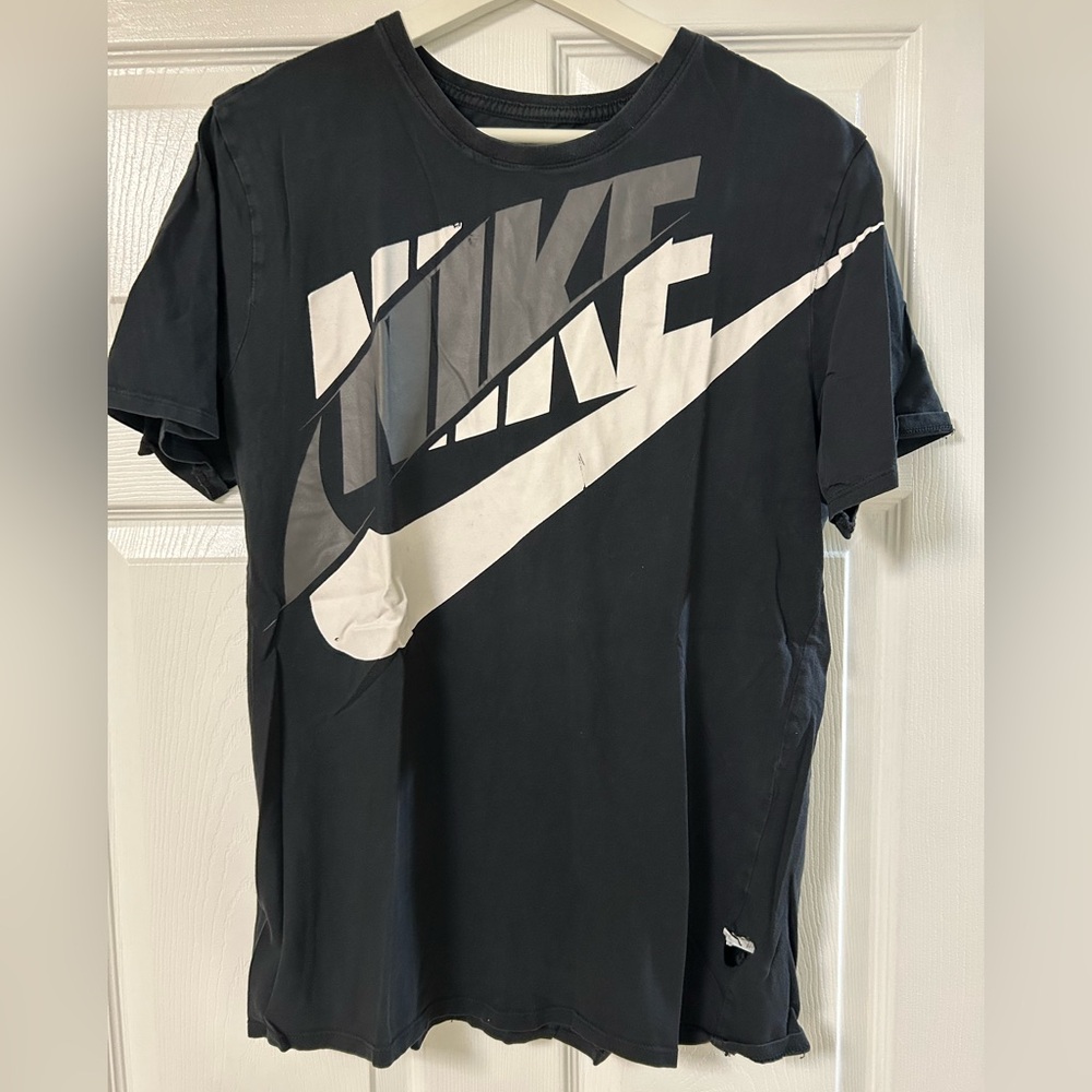 VINTAGE Nike Black and White S/S Tee